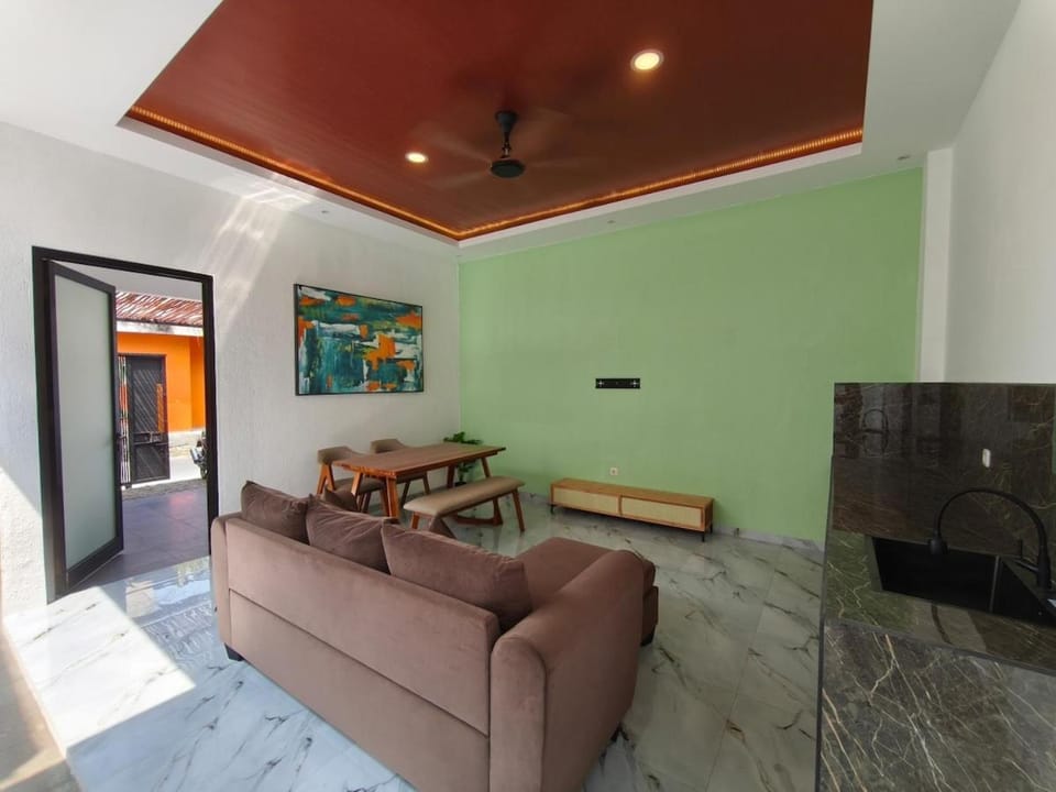 Communal lounge/ TV room, Living room, Seating area