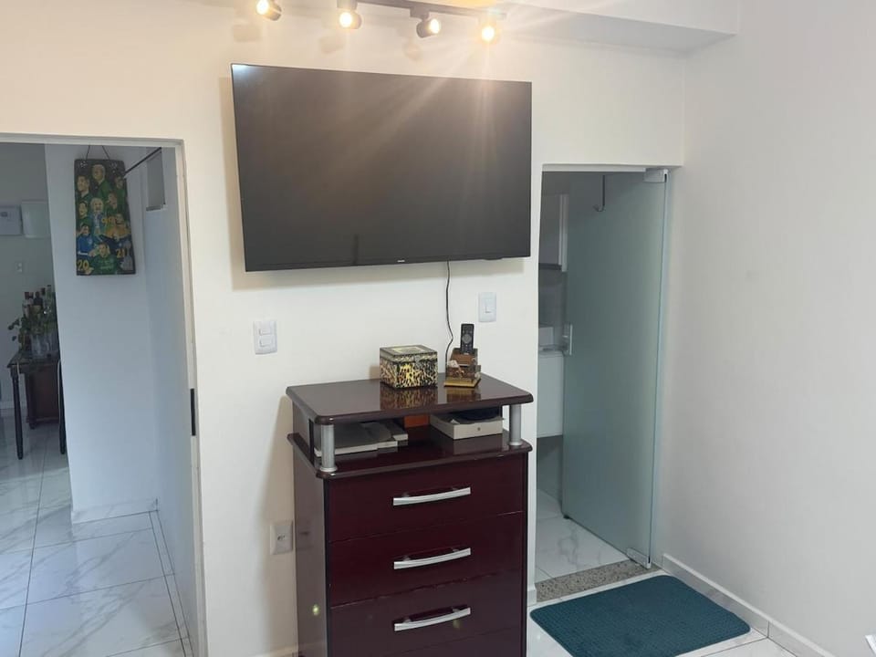 Casa no Centro da cidade com garagem coberta, suite e cama de casal House in State of São Paulo