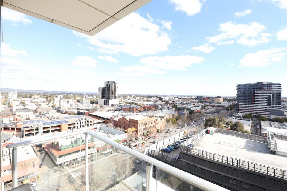 Adelaide Central Skyline Panoramic Suite Five Apartment in Adelaide