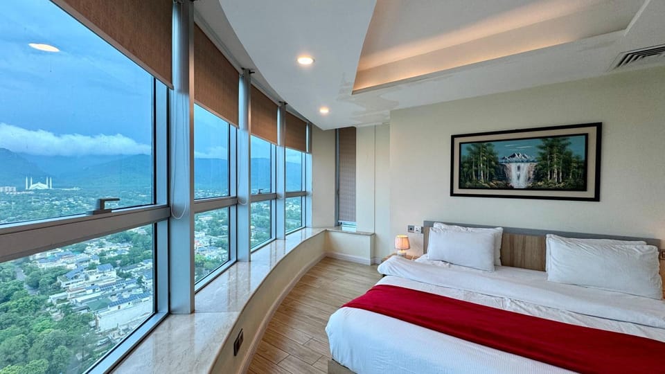 Centaurus Mall Executive Suite 3 Bedroom Apartment Apartment in Islamabad Capital Territory