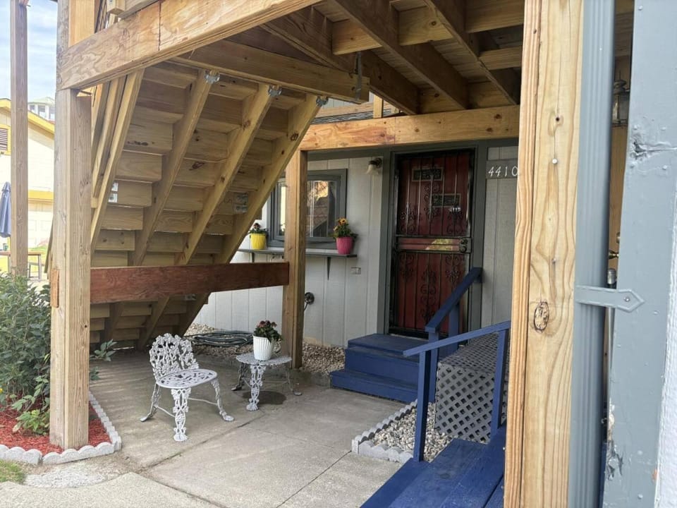 Beach Bungalow House in Luna Pier