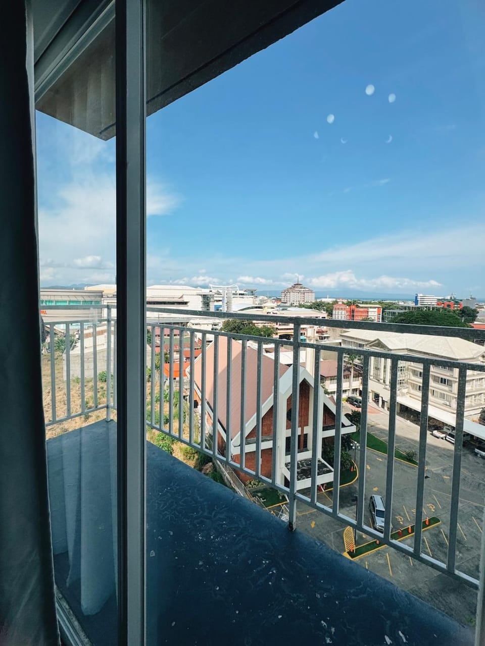 Mesatierra Studio corner unit with balcony Apartment hotel in Davao City