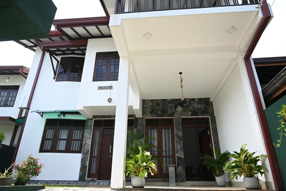 Property building, Facade/entrance, Day