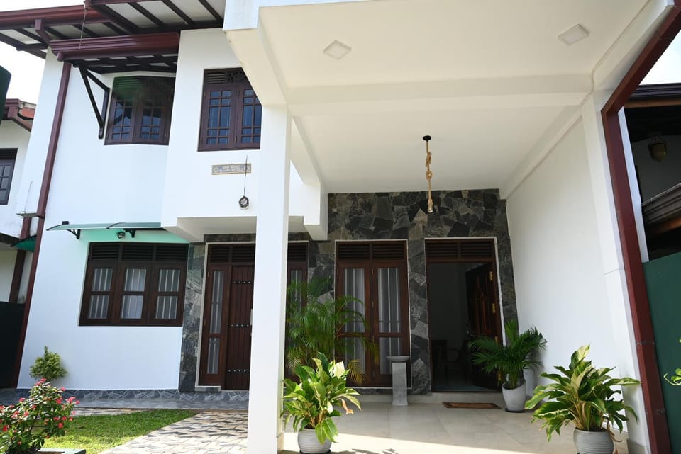 Property building, Facade/entrance, Day