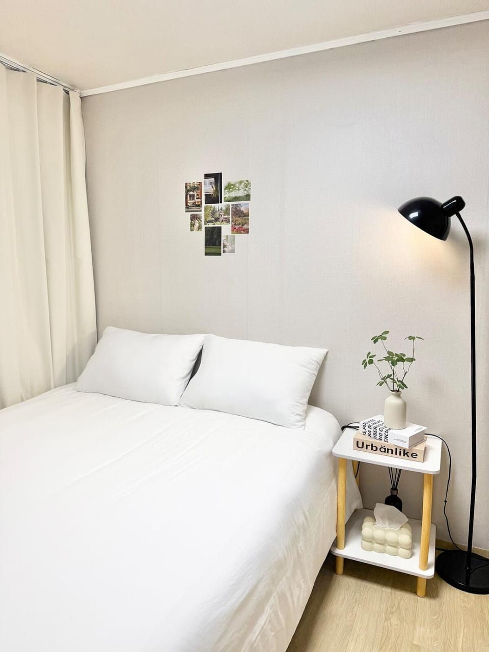 Bed, Bedroom, Parking