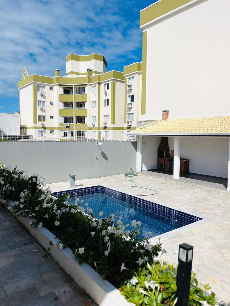 Casa aconchegante com 380mts e piscina Apartment in São José