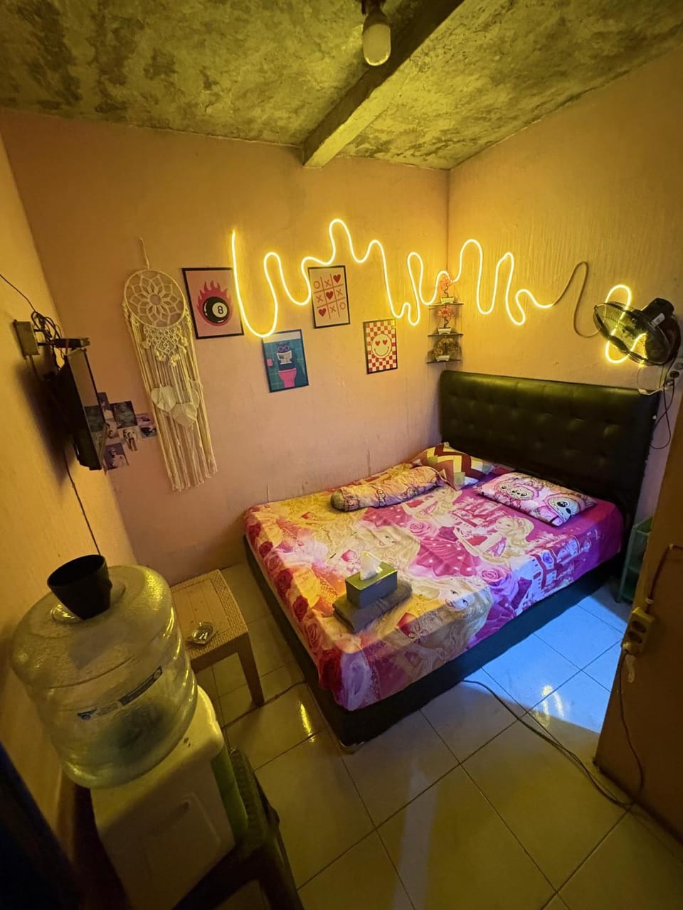 Lula By Room Kosan Transit Perjam Pamulang - Pondok Cabe Love hotel in Indonesia