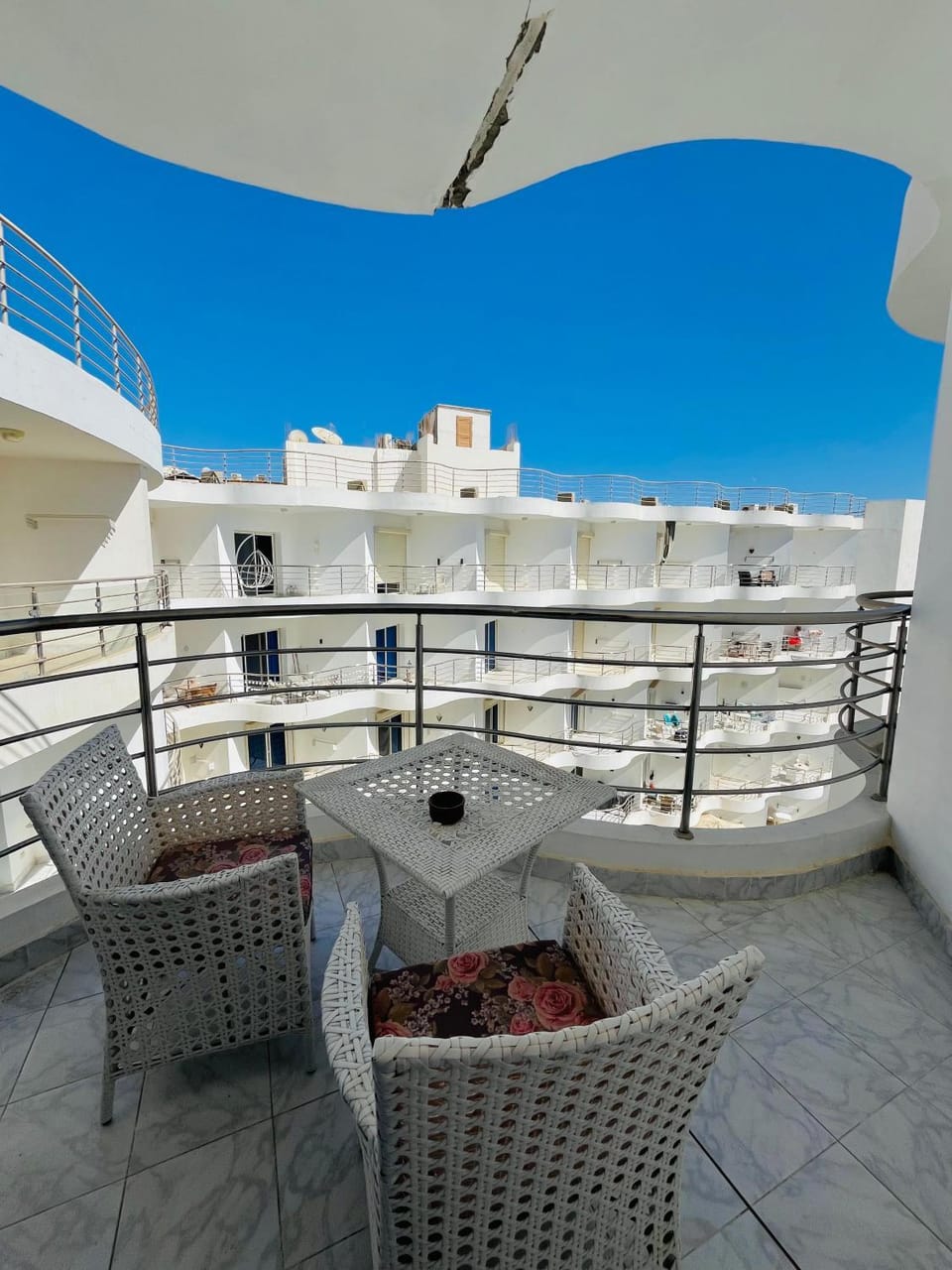 A beautiful chalet with a stunning sea view and a peaceful Apartment in Hurghada