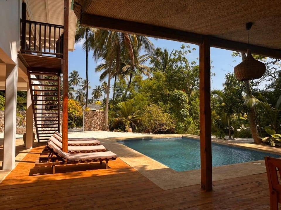 Balcony/Terrace, Swimming pool