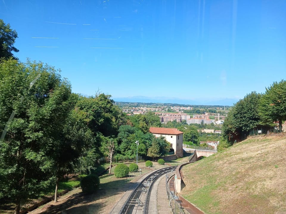 Neighbourhood, Natural landscape