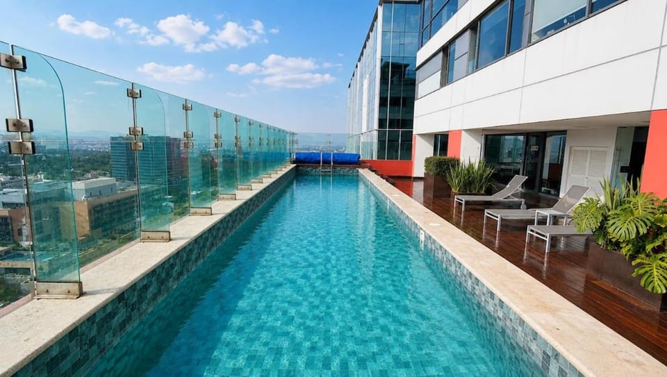 3BR for 12 Polanco Pool, Gym Antara Carso House in Mexico City