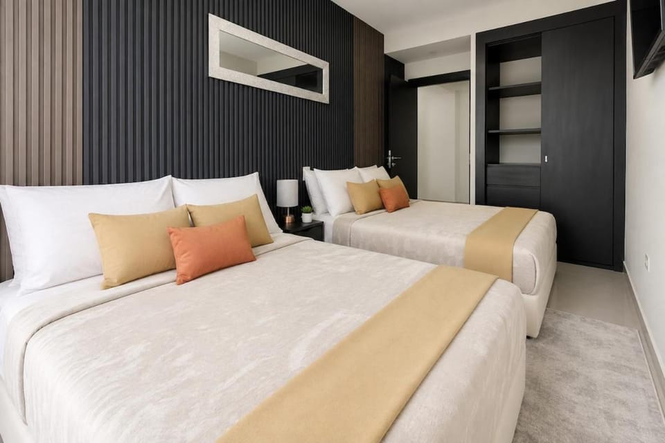 3BR for 12 Polanco Pool, Gym Antara Carso House in Mexico City