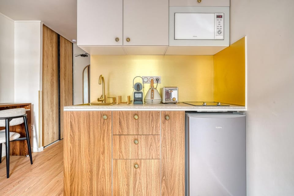 Homestay Inn Studio Arena la Defense Apartment in Courbevoie