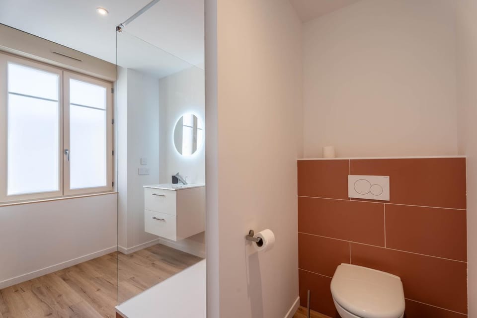 Shower, Toilet, Bathroom