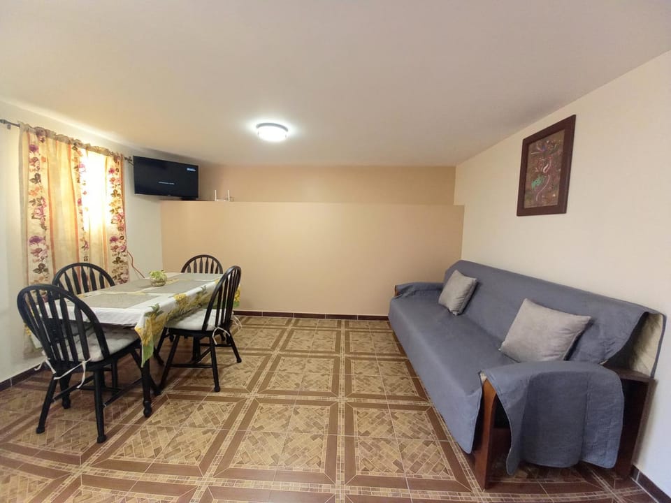 TV and multimedia, Living room, Dining area