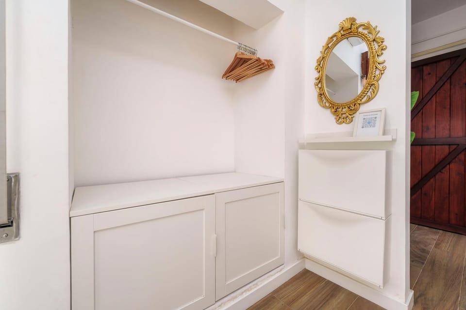 Bedroom, wardrobe