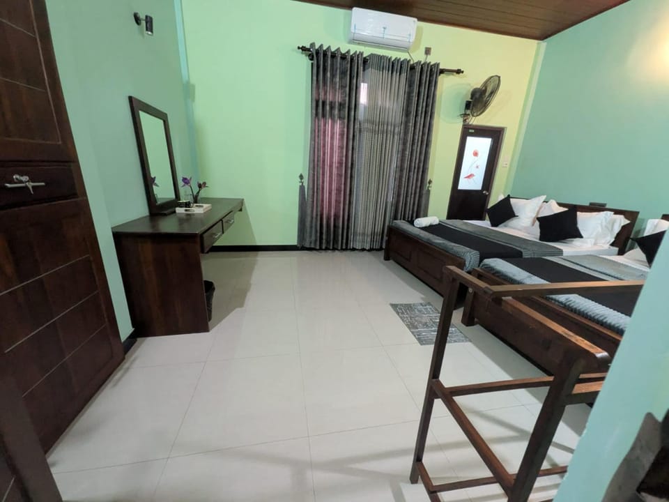 Bed, Living room, Photo of the whole room, Seating area, Dining area, Bedroom, wardrobe