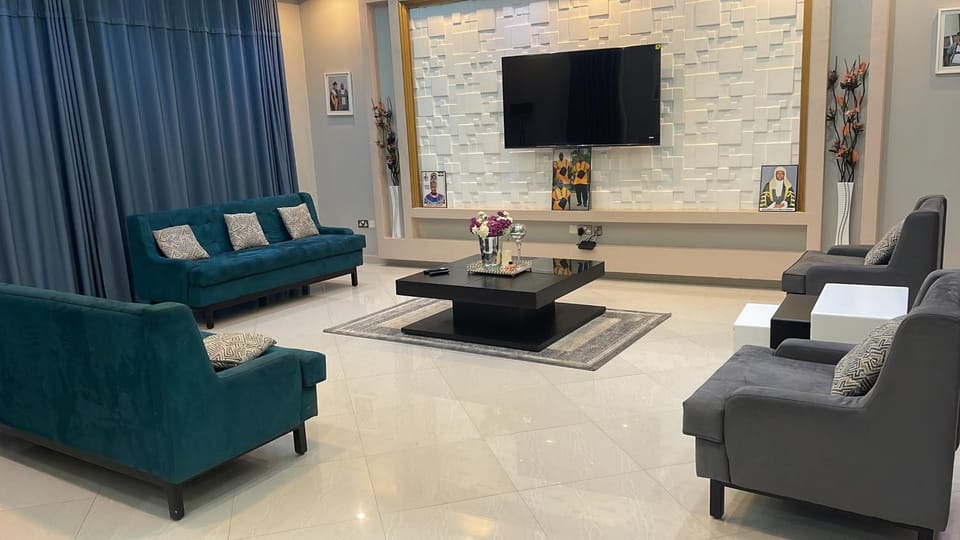 Communal lounge/ TV room, Living room