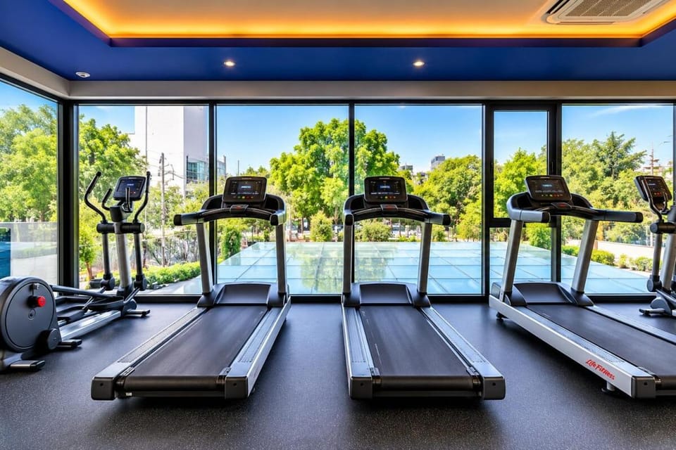 Polanco Condo w Pool, Gym & Free Parking House in Mexico City