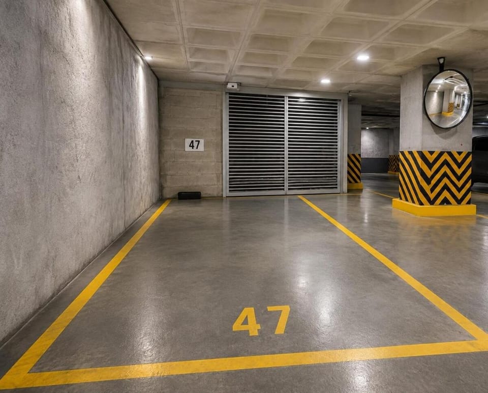 Polanco Condo w Pool, Gym & Free Parking House in Mexico City