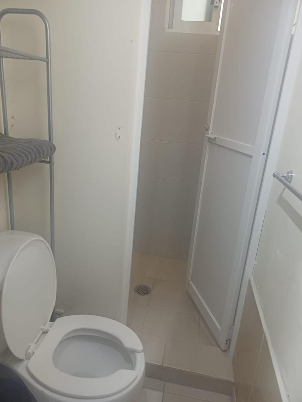 Shower, Toilet
