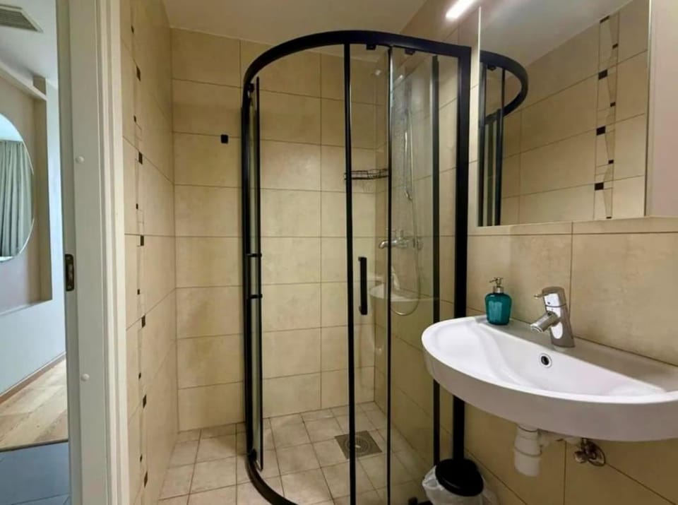 Modern High-Rise Studio in Central Tallinn Apartment in Tallinn