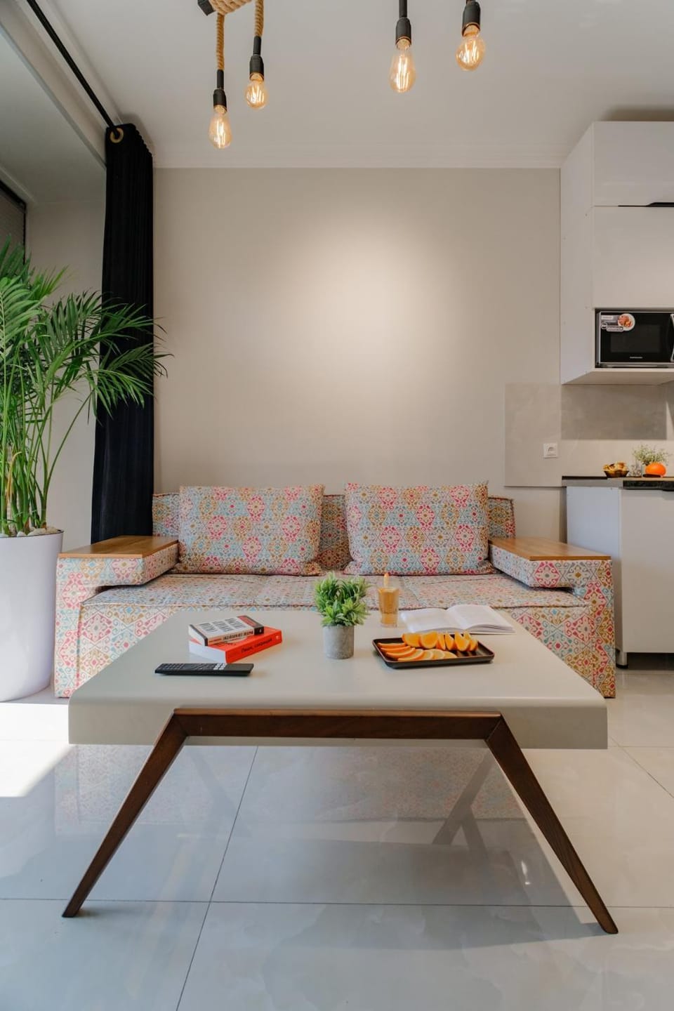 Living room, Food and drinks, Dining area
