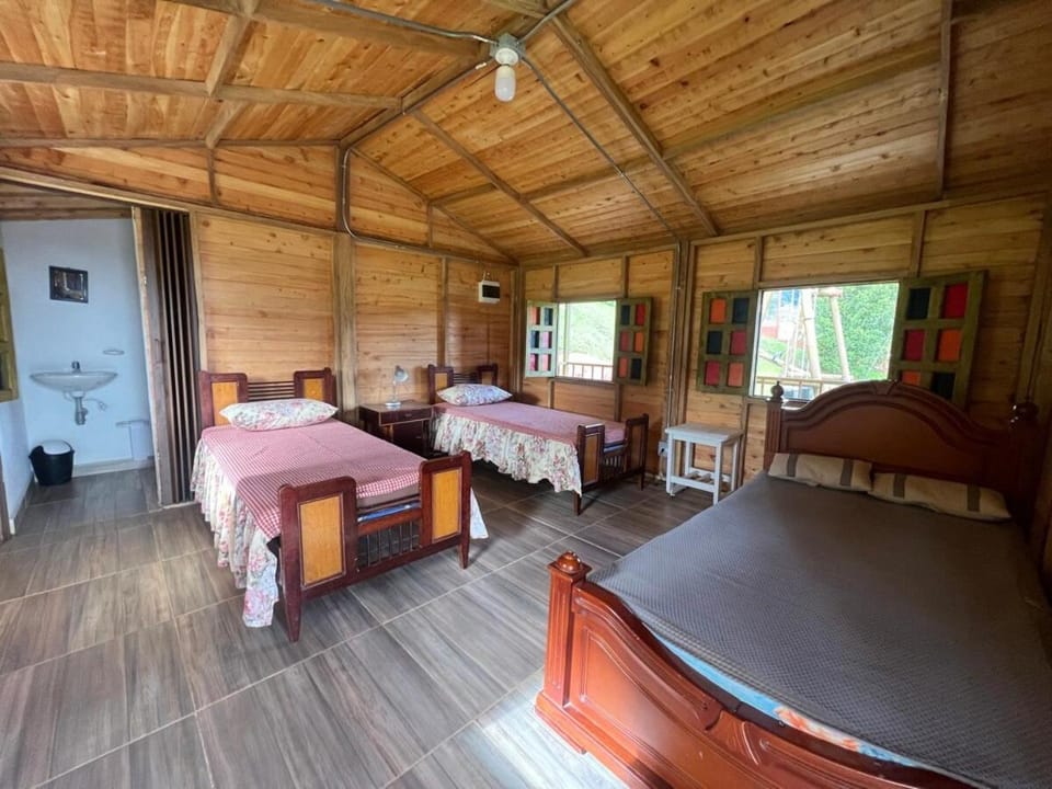 Cozy Mountain Country Home 25 min from Medellín Chalet in Antioquia