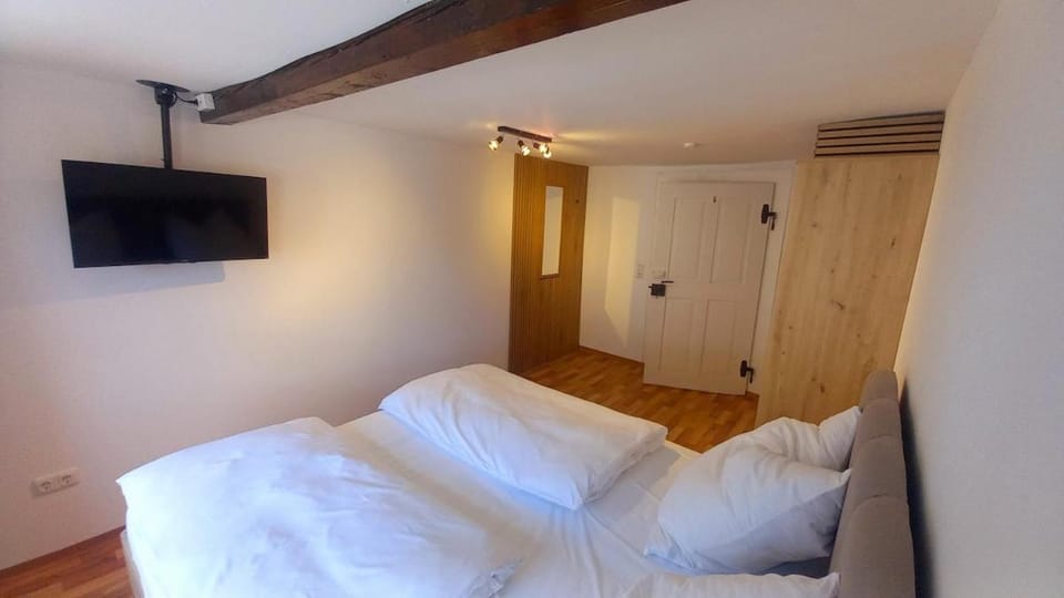 Quaint renovated farmhouse apartment near Regensburg Apartment in Straubing-Bogen
