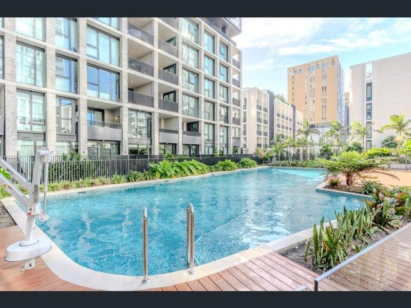 Luxurious Accor Stadium View Gym Pool Parking Apartment in Lidcombe
