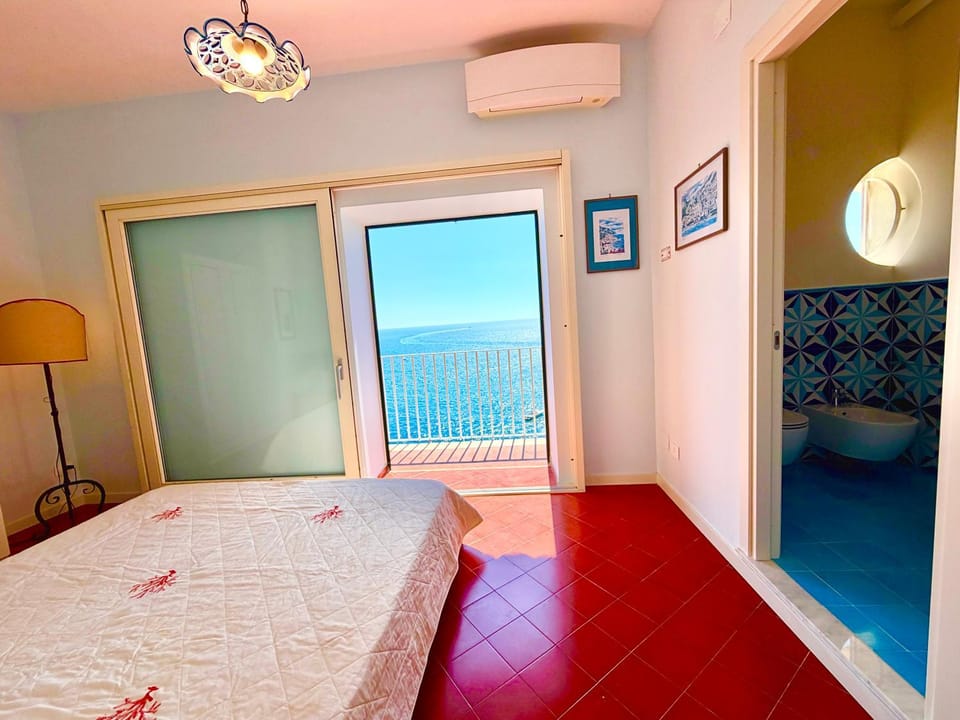 Bed, Photo of the whole room, Bedroom, Sea view