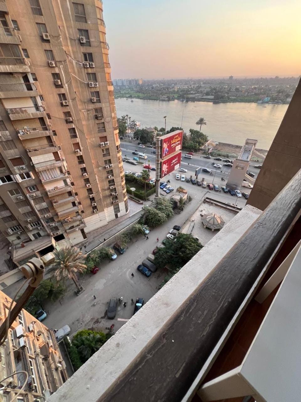 شقه بنظام فندقى و فيو رائع بكورنيش المعادي Apartment in Cairo Governorate