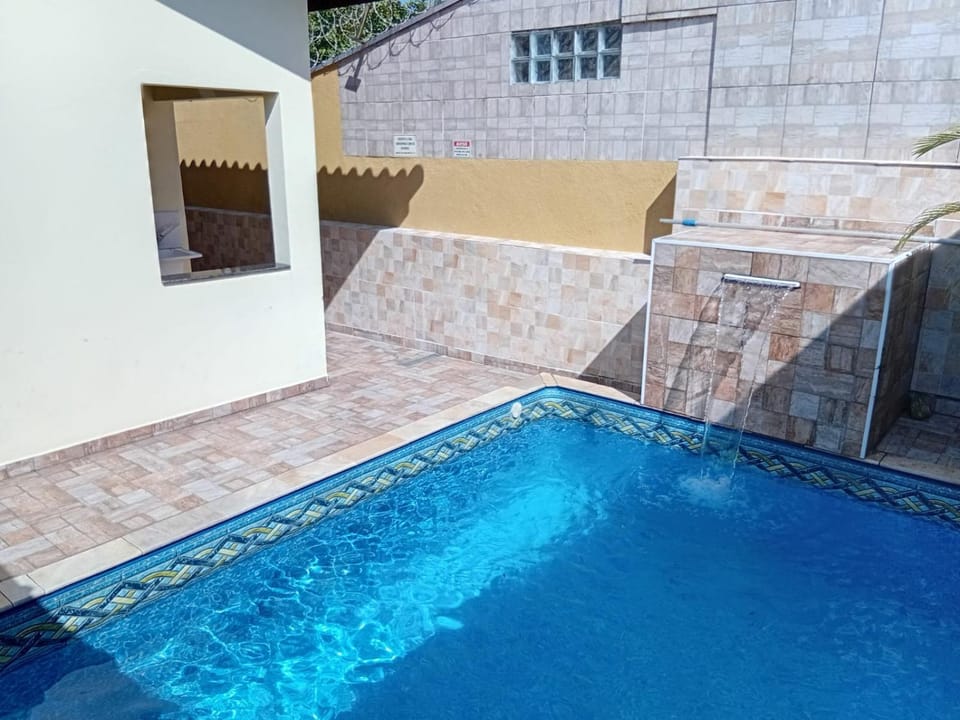 casa na praia com piscina House in Itanhaém
