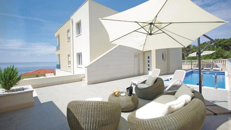 Patio, Balcony/Terrace, Seating area