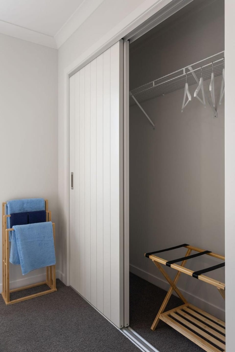 towels, wardrobe