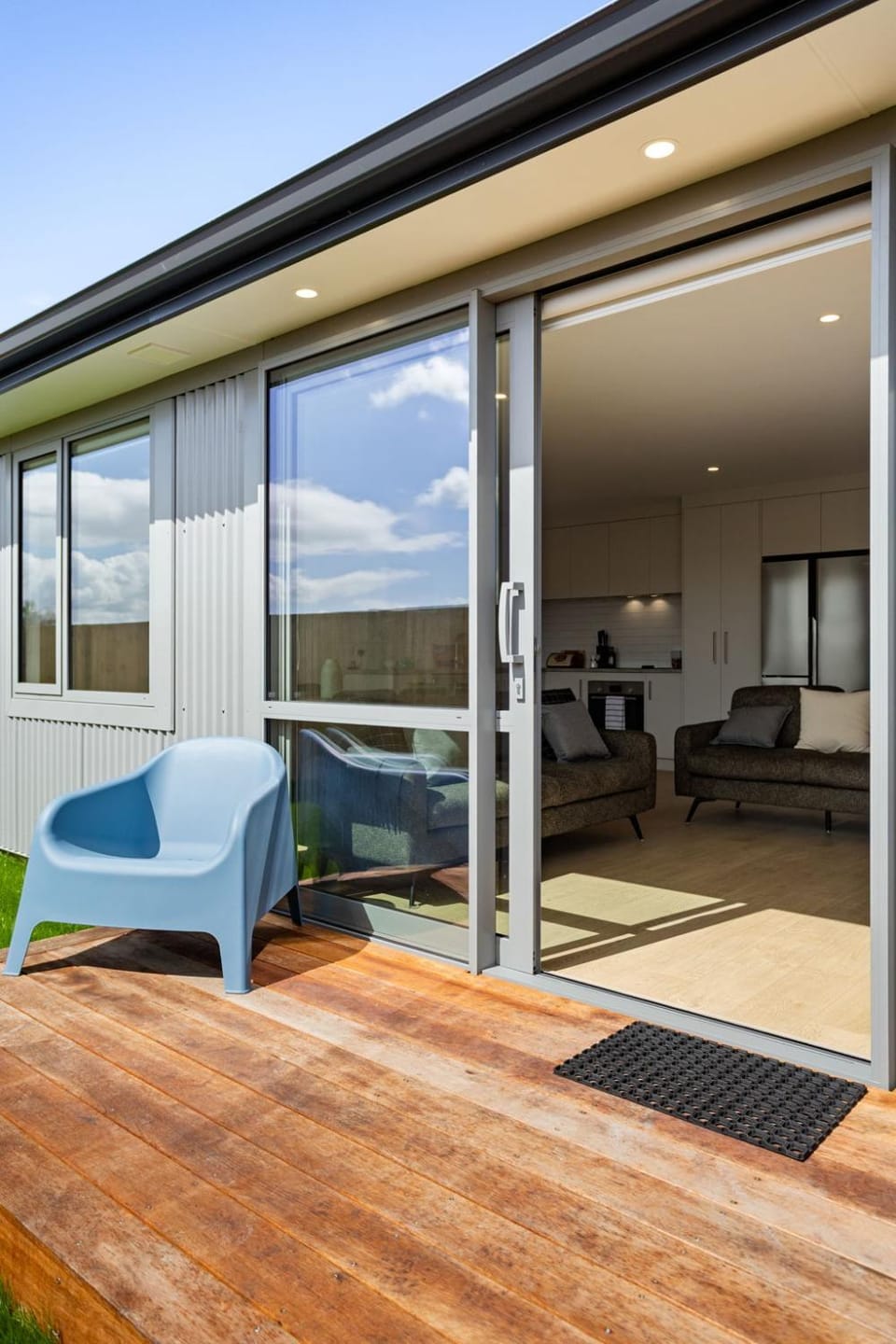 Property building, Patio, Balcony/Terrace, Seating area
