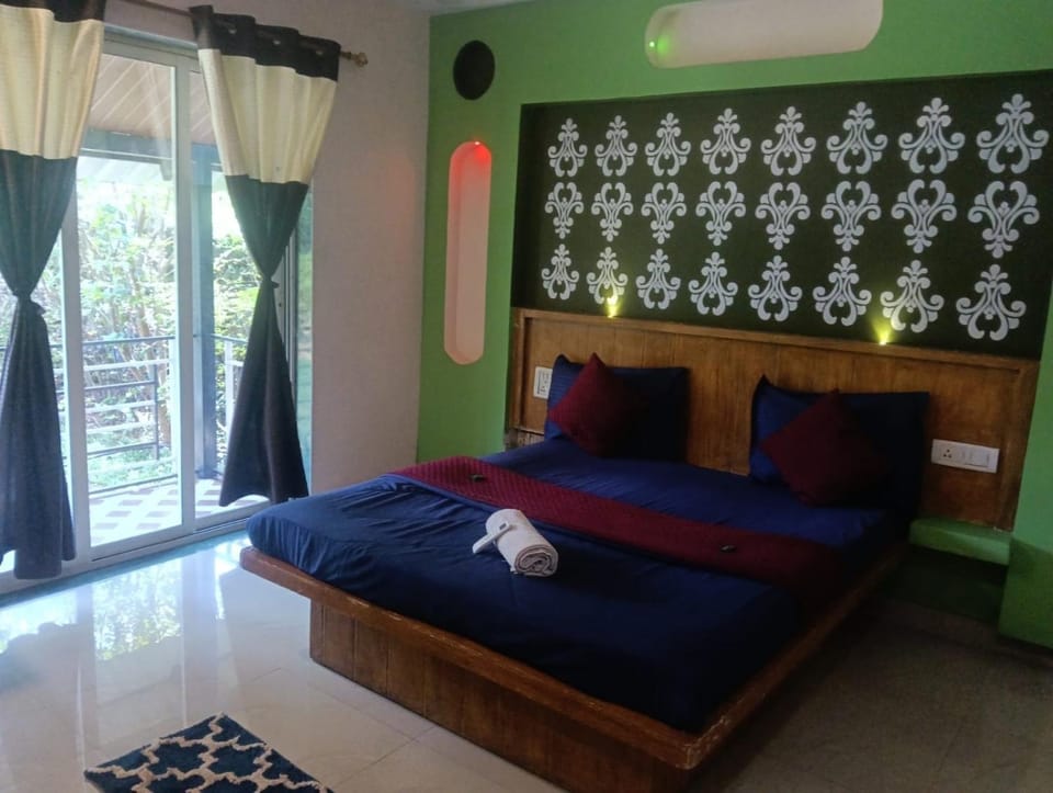 The Bay By The Valley 2BHK Private Pool Villa Villa in Mahabaleshwar