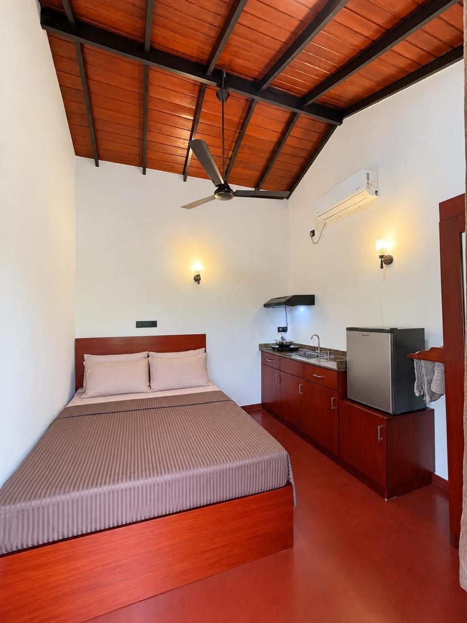 Bed, Kitchen or kitchenette, Photo of the whole room, Bedroom