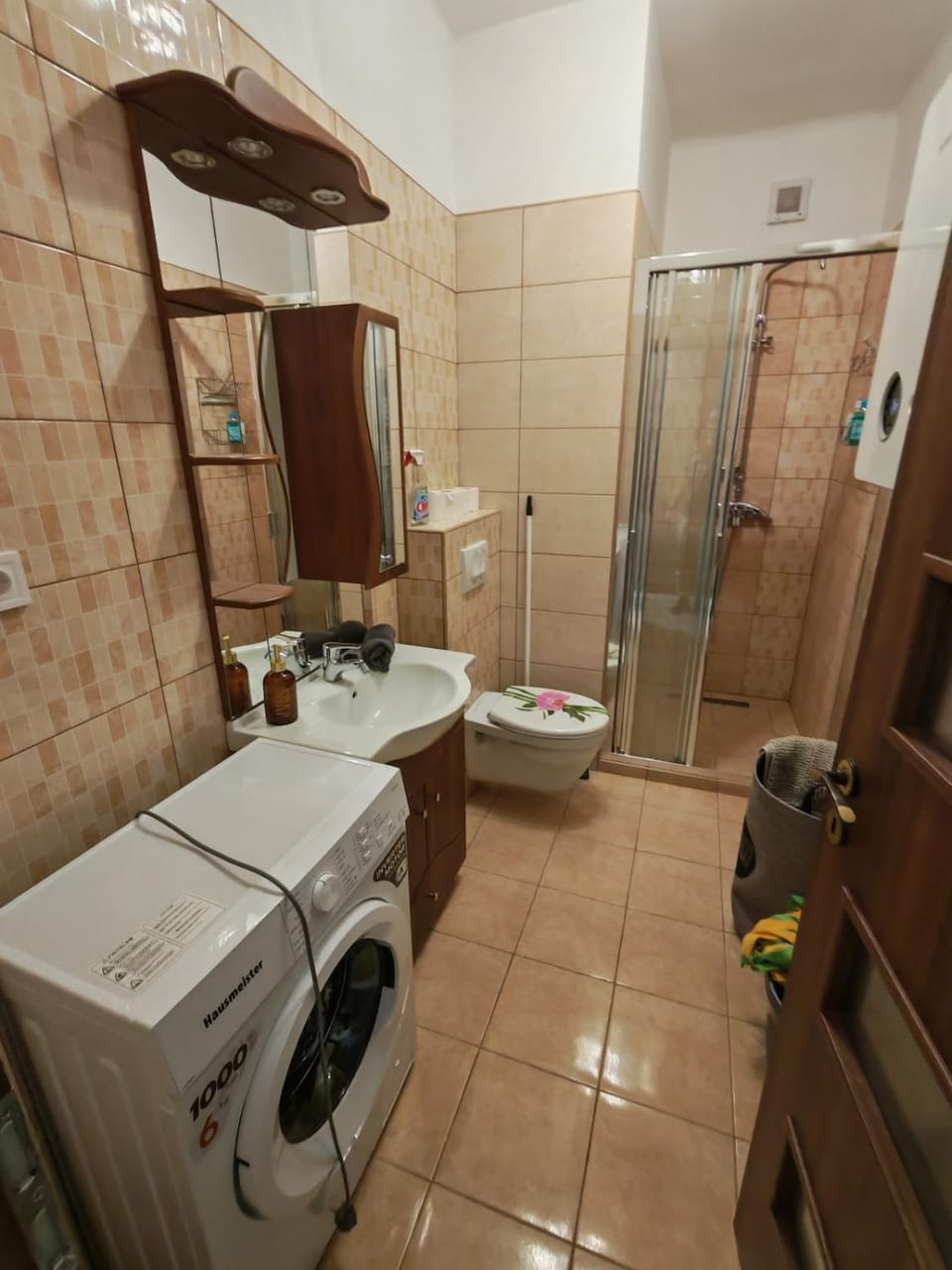 Trumpet - Renovated Downtown 1BR, Free Parking Apartment in Hungary