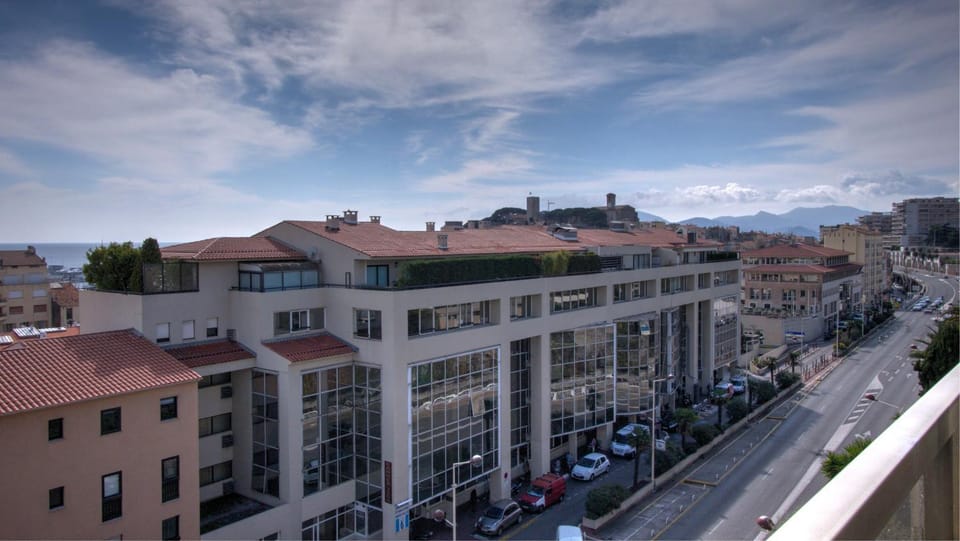 Patio, Balcony/Terrace, City view, Sea view, Street view