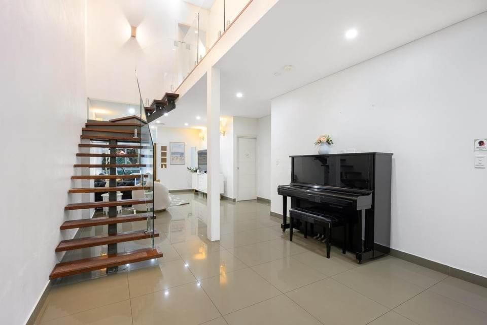 Spacious 5BR Home Near Westmead and Parramatta House in Sydney