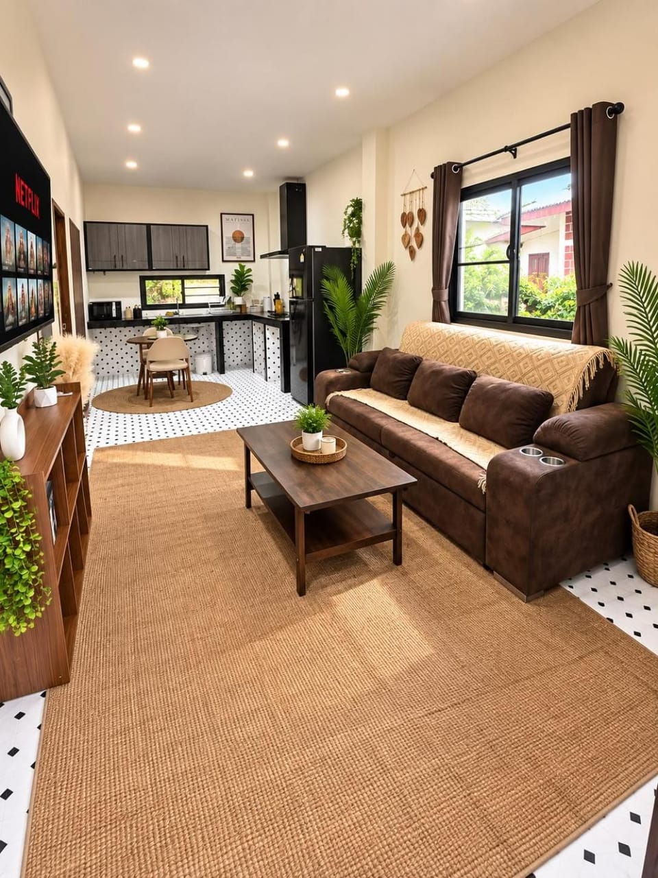 TV and multimedia, Kitchen or kitchenette, Living room, Seating area, Dining area