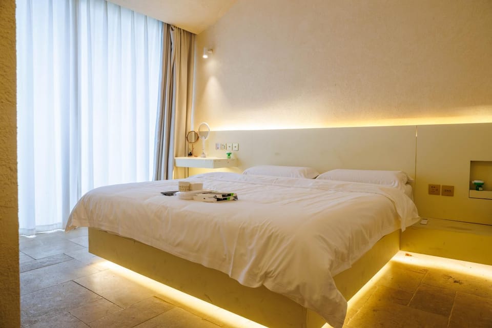Bed, Bedroom