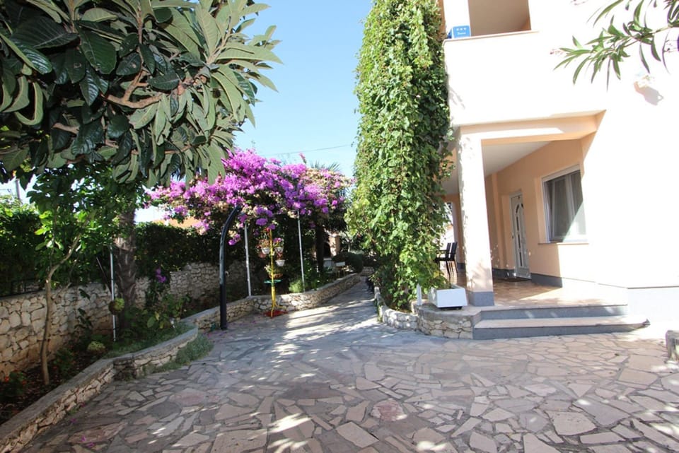 Facade/entrance, Garden