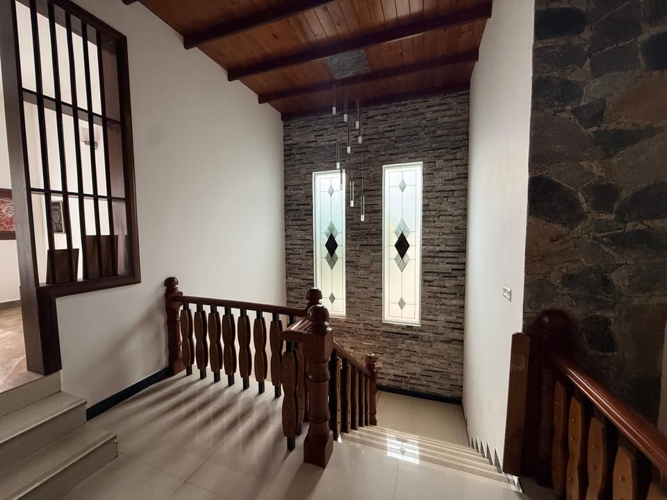 Luxury House Hokandara Bed and Breakfast in Western Province