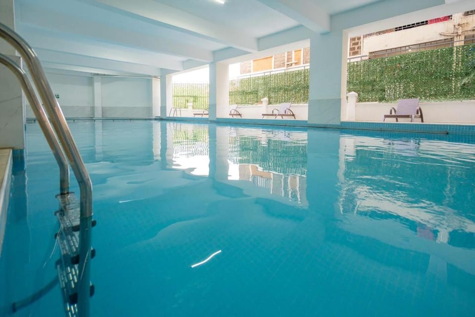 Classy 2 Bed Apartment-Gym Pool and Rooftop View Apartment in Nairobi County