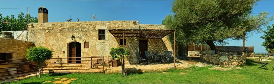Facade/entrance, Garden view