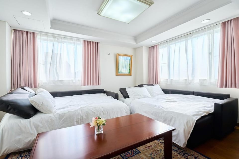 L-140m2,Elevator,Max19pp,2 toilets,Free Wifi Apartment in Japan