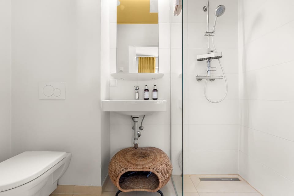 Hotel Caravella - 24h Self Check-In mit Parkplatz Bed and Breakfast in Velden am Wörthersee