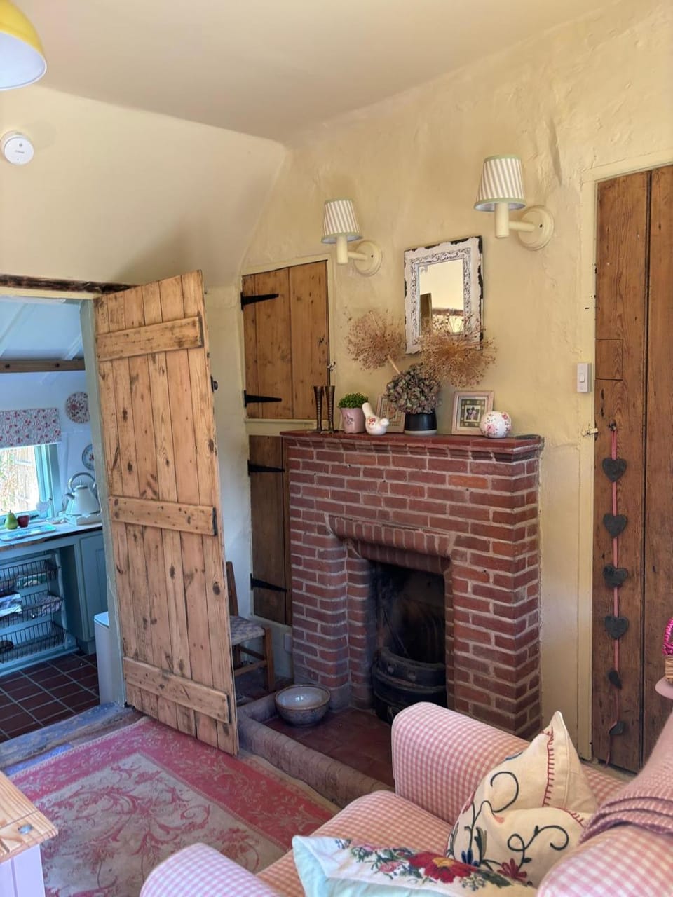 Daisy's Cottage House in Babergh District